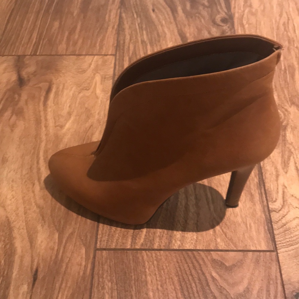 Bootie/ heels